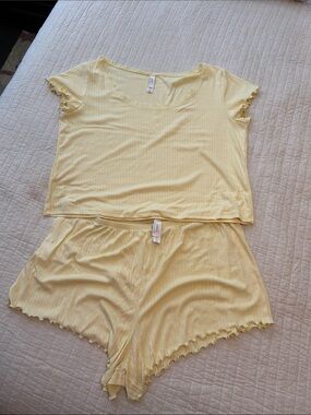 Light Yellow Ribbed Short Pajama Set by Auden sleep set 1x
